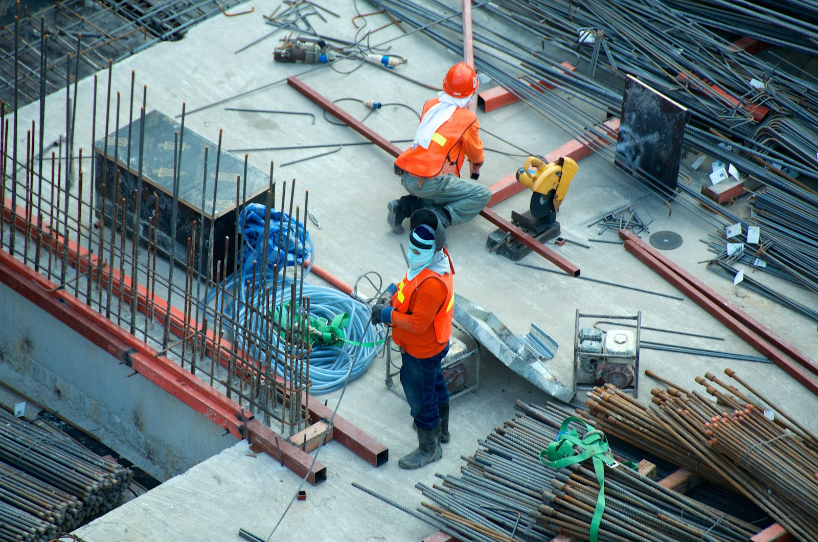 YS Enterprises site team working together on a construction project